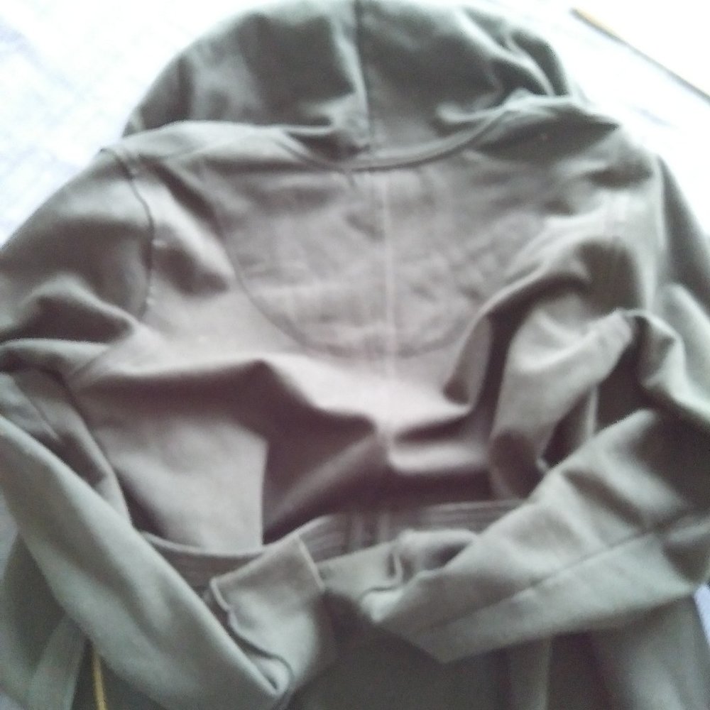 Cropped black jacket - Picture 2 of 4